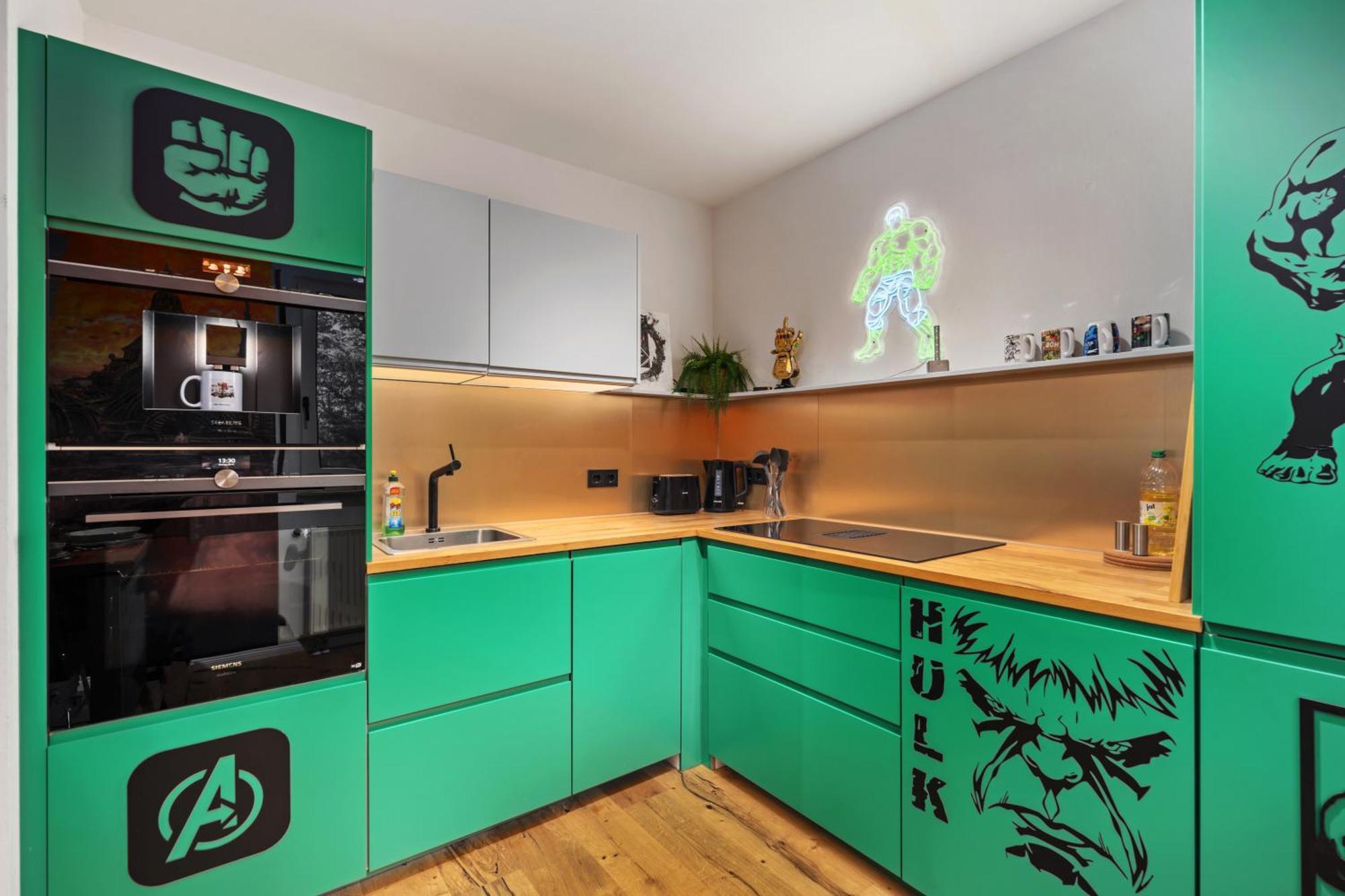 Edler Wohnraum Disney Marvel Studio Mit Balkon, Boxspringbett, Kaffeevollautomat, Lift & Parkplatz Κέμνιτς Εξωτερικό φωτογραφία