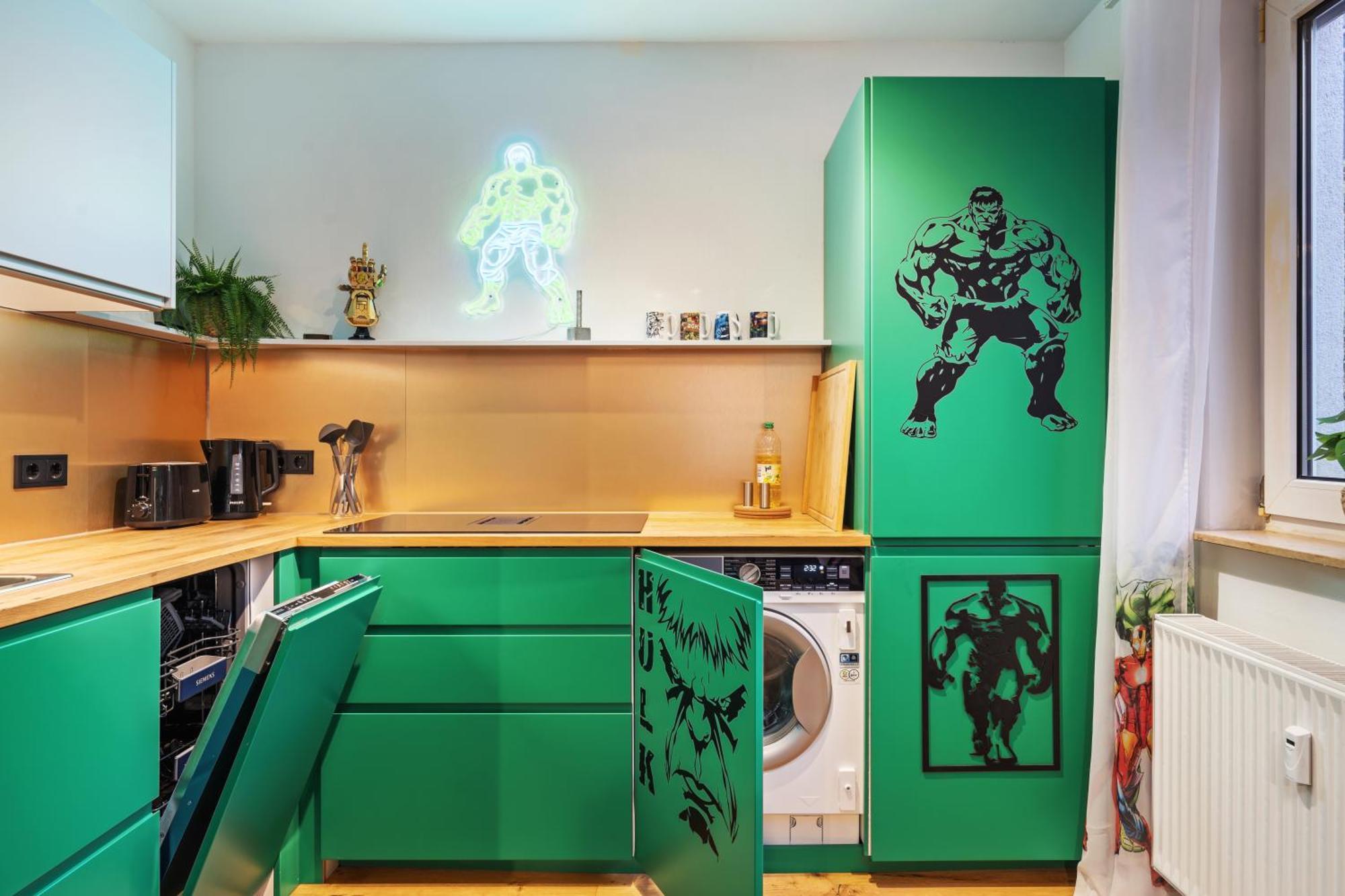 Edler Wohnraum Disney Marvel Studio Mit Balkon, Boxspringbett, Kaffeevollautomat, Lift & Parkplatz Κέμνιτς Εξωτερικό φωτογραφία